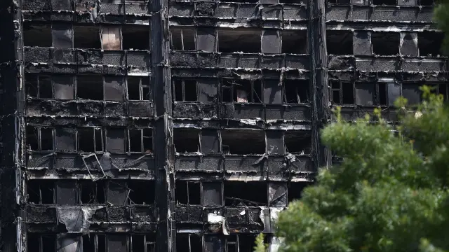 La Policía eleva a 58 los muertos en el incendio de Londres