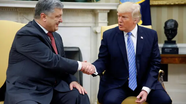 Poroshenko sale de su reunión con Trump satisfecho por el "fuerte respaldo" de EEUU.