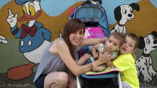 Silvia Gareta, profesora interina y madre. Por dar a luz en julio de 2016 no tiene derecho a cobrar este verano.