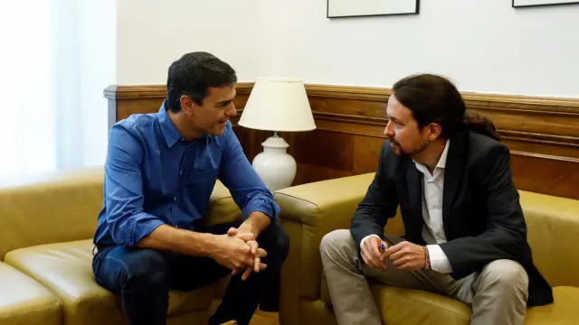 Reunión entre Pedro Sánchez y Pablo Iglesias.