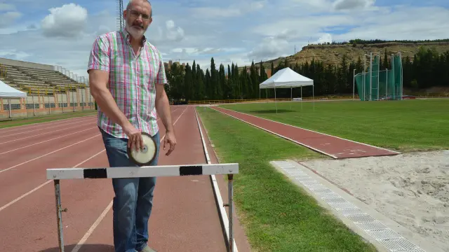 Álvaro Burrell, ayer en las pistas municipales de atletismo de Monzón.