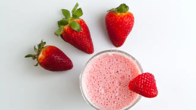Añadir frutas a las infusiones tiene efectos refrescantes y nutritivos.