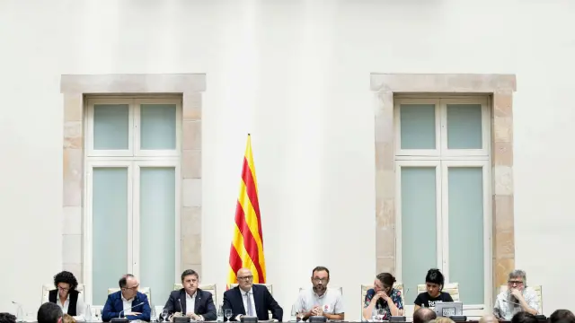 Diputados de Junts pel Sí y la CUP presentan la ley del referéndum