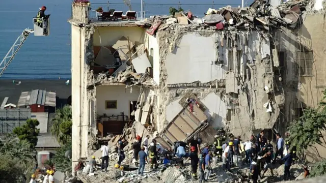 Así quedó el edificio derrumbado cerca de Nápoles