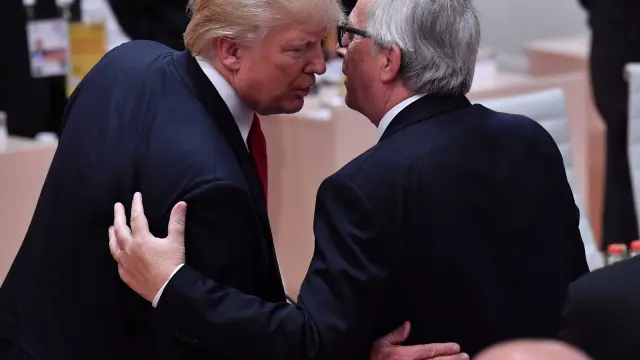 El presidente estadounidense Donald Trump, junto al presidente de la CE Jean Claude Juncker