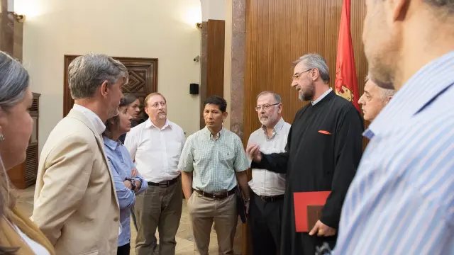 El alcalde de Zaragoza se ha reunido este martes con los representantes de las diferentes confesiones religiosas de la ciudad.