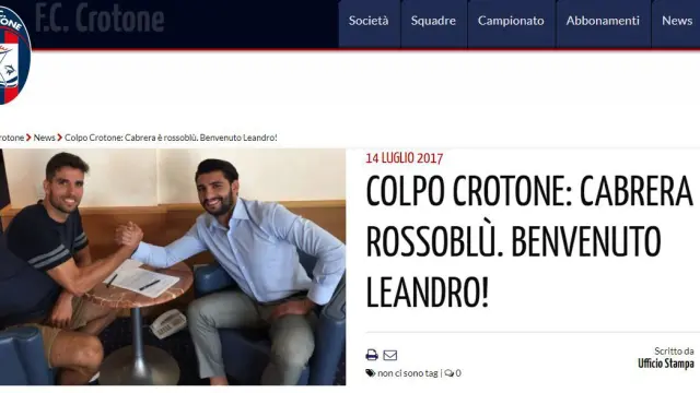Portada de la página web del Crotone en la que se anuncia el fichaje del exzaragocista Cabrera por el club italiano.