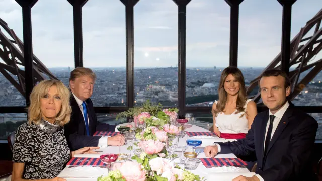 Los mandatarios y sus esposas cenaron en la Torre Eiffel