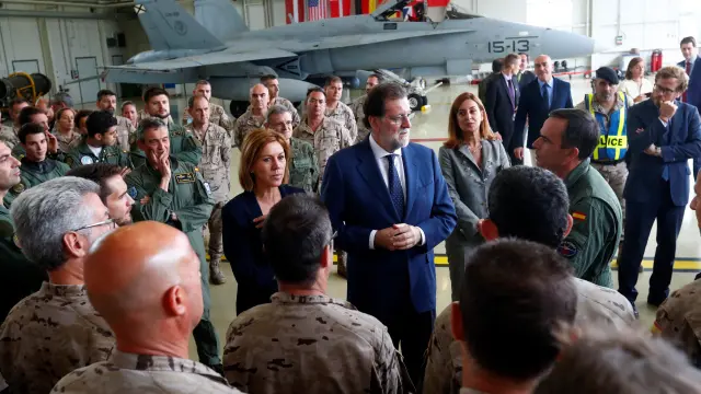 Rajoy y Cospedal visitan a las tropas