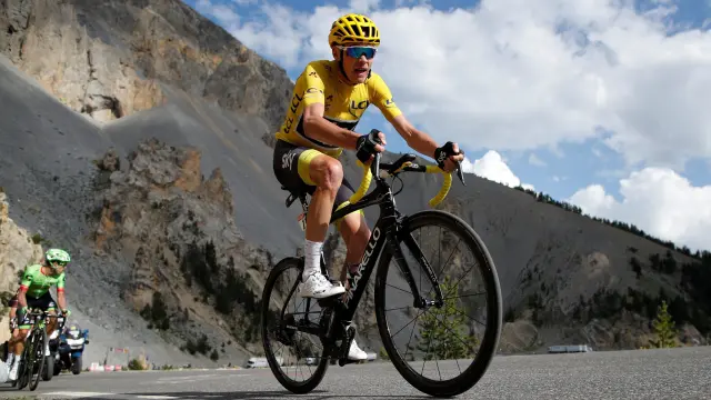 Chris Froome (Sky) mantiene el maillot amarillo.