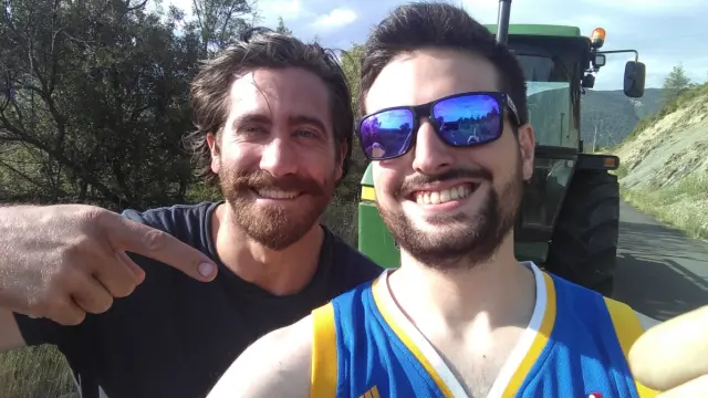 El twitero oscense @alex_oros29 con el actor y productor de cine estadounidense, Jake Gyllenhaal.