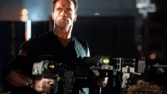 Arnold Schwarzenegger en Eraser.