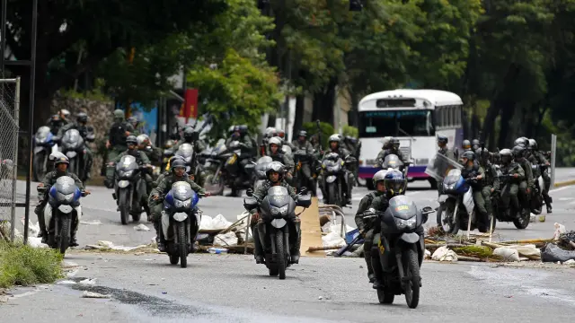 Agentes de la Guardia Nacional venezolana este domingo en Caracas.