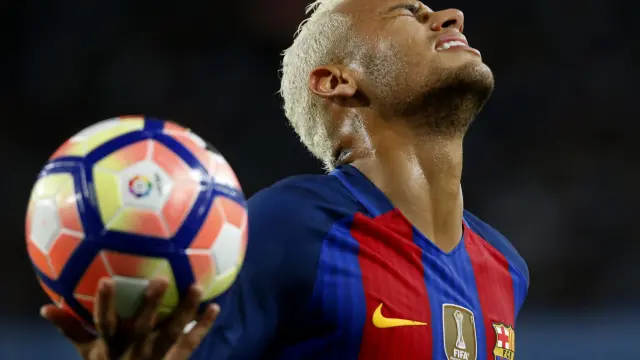 Neymar comunica a sus compañeros que se va al PSG