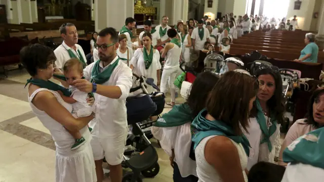 Cerca de 500 niños pasaron ayer por la basílica de San Lorenzo.