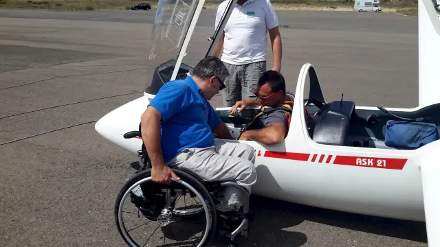 El ASK 21 de aeródromo está adaptado para que lo puedan pilotar discapacitados.