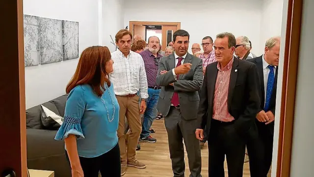 La alcaldesa de Used, M.ª Carmen Sánchez, y el presidente de la DPZ, José Antonio Sánchez Quero.