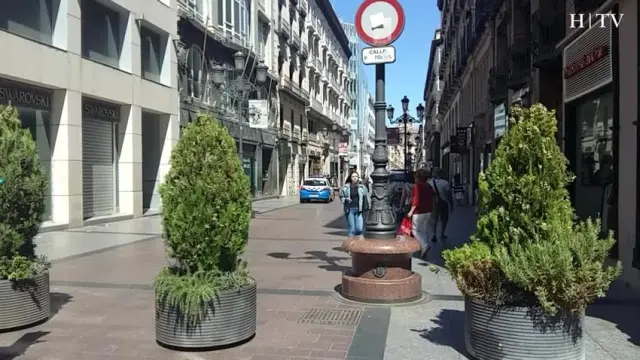 Instalación de maceteros bolardos en calle Alfonso I