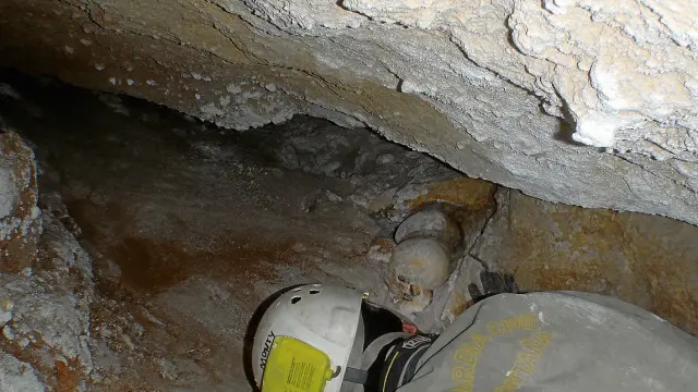 Un guardia civil rescató en mayo los cráneos en la Cueva de Moncín, en la Muela de Borja.