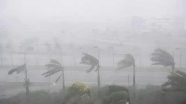 El huracán Irma deja Cuba y llega a Florida
