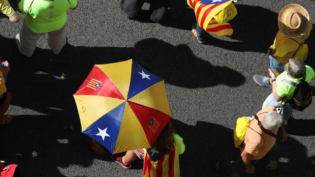 "Los otros catalanes" dicen que no acuden a las manifestaciones ni ponen banderas en los balcones.