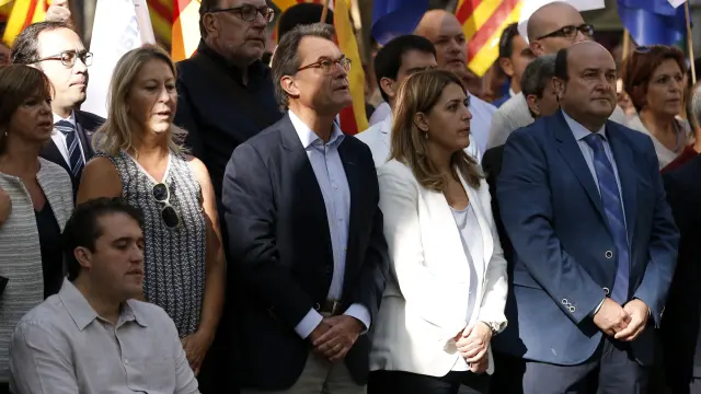 El expresidente de la Generalitat Artur Mas en la ofrenda floral del partido al monumento de Rafael Casanova por la Diada.