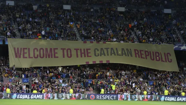 Pancarta colgada este martes en el Camp Nou: "Welcome to the Catalan Republic (Bienvenidos a la República Catalana)"