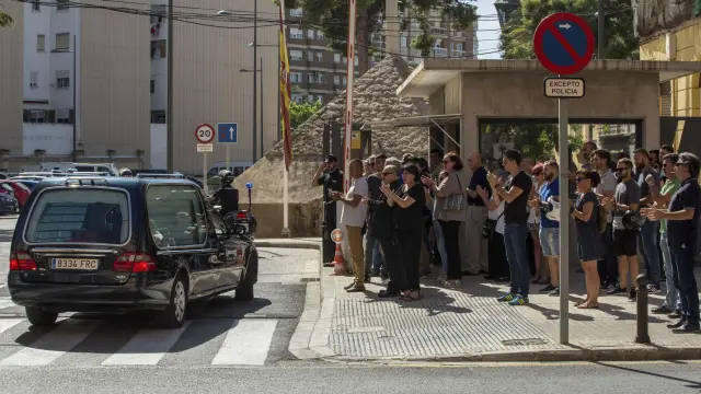Llegada de féretro con el cuerpo del subinspector de Policía asesinado en Valencia