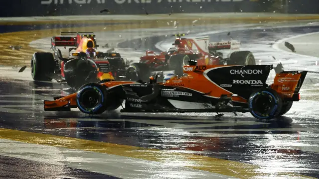Alonso abandona el Gran Premio de Singapur por pérdida de potencia.