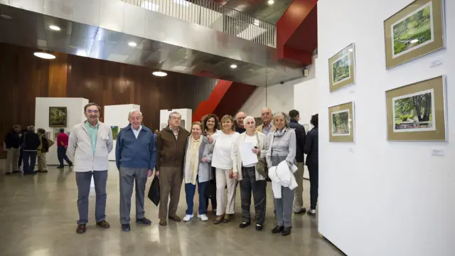 Algunos de los artistas del Estudio Goya que exponen en la Escuela de Arte de Zaragoza.