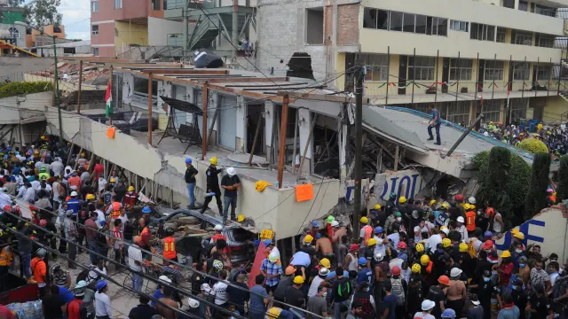 Un potente terremoto vuelve a sacudir México