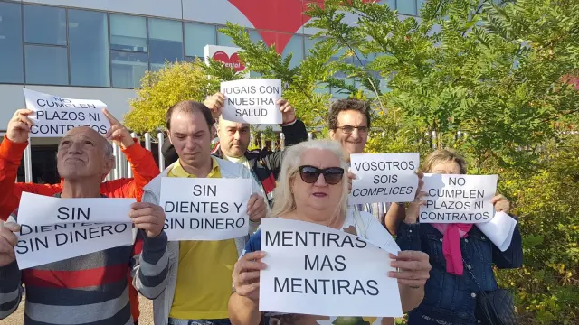 Inicio de las protestas de clientes de iDental en Zaragoza, en 2017.