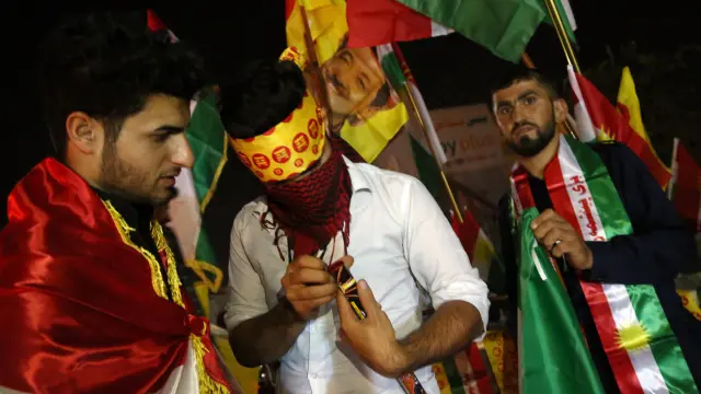 Los kurdos celebran la victoria del 'Sí' tras el referéndum.
