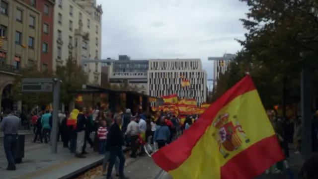 Manifestantes en la plaza de España