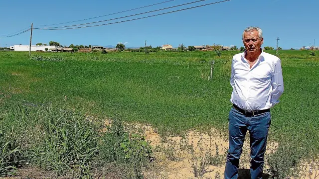 Piero Pini, propietario del grupo empresarial, en los terrenos donde se levantará el macromatadero.