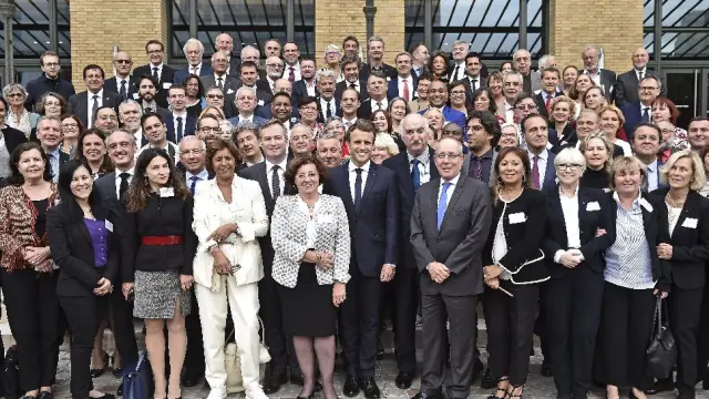 Macron, reunido en París en País