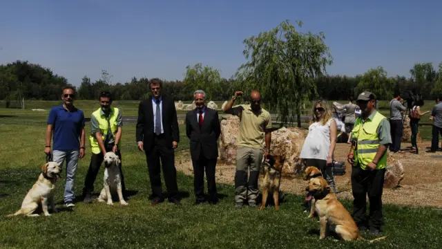 La patrulla canina antiveneno de Aragón en una foto de 2012.