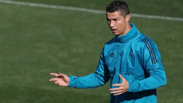 El delantero del Real Madrid Cristiano Ronaldo, en un entrenamiento este lunes.