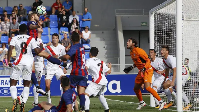 Un momento del partido reciente que disputó el Sevilla Atlético en Huesca el pasado mes de septiembre, choque que acabó 0-0.