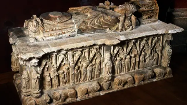 Uno de los enterramientos que se encuentran en la catedral.
