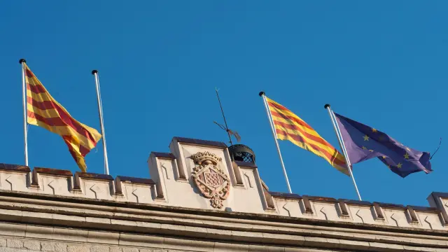 El Ayuntamiento de Gerona, sin la bandera de España