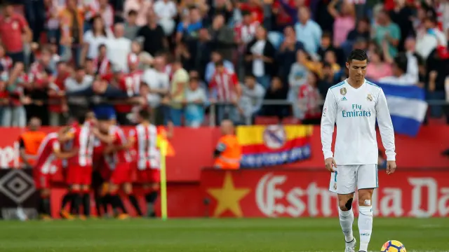 Cristiano Ronaldo, cabizbajo, tras el segundo gol del Girona.