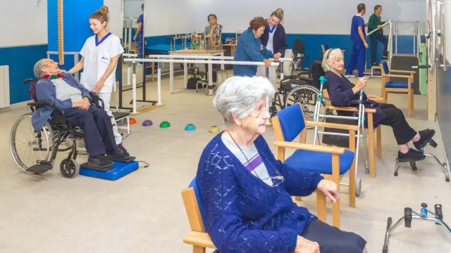 En Residencia Albertia realizan varias actividades que mejoran la movilidad de los mayores.