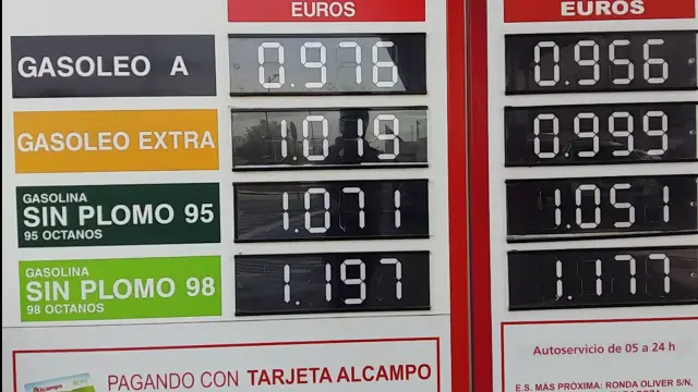 A pesar de la subida, algunos surtidores de Zaragoza siguen manteniendo precios por debajo del euro.