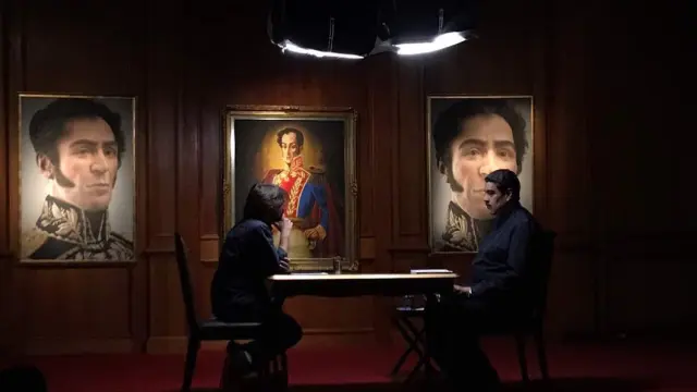 Maduro le hizo esperar 30 horas para la entrevista.