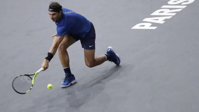 El tenista español Rafa Nadal tuvo molestias en la rodilla derecha.