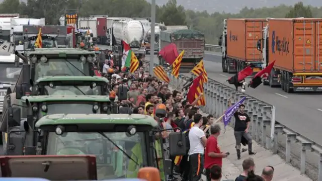 Imagen de archivo de carreteras cortadas durante la huelga general en Cataluña el pasado 3 de octubre