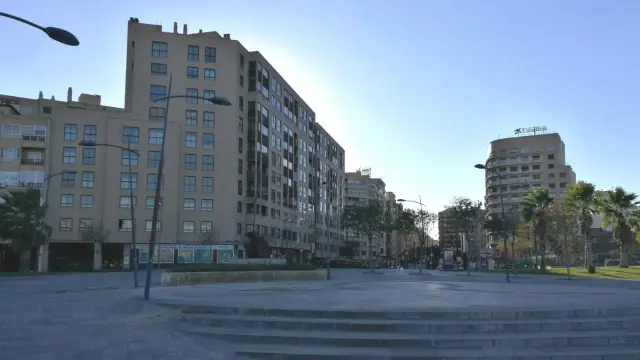 La plaza de la Ciudadanía, donde retiraron los bancos que ahora están en la plaza de España