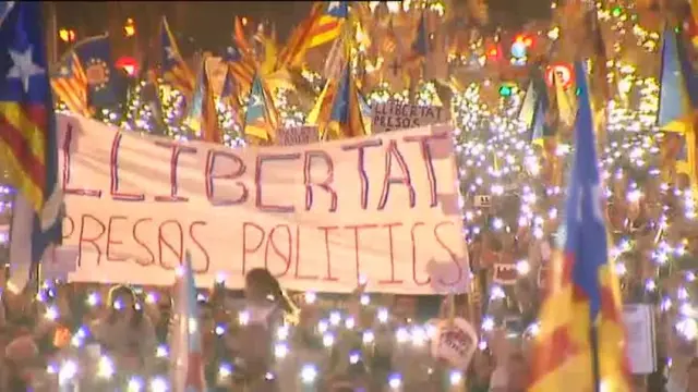 Manifestación en Barcelona para exigir la libertad de los exconsejeros