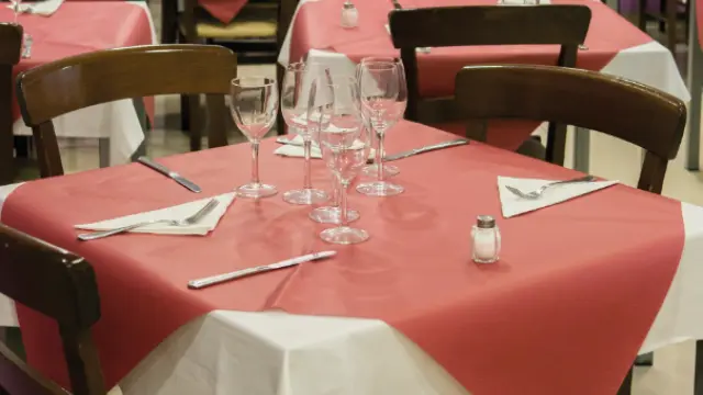 Salón del restaurante A mesa puesta, en Zaragoza.
